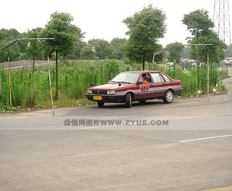 春申驾校模拟侧方停车